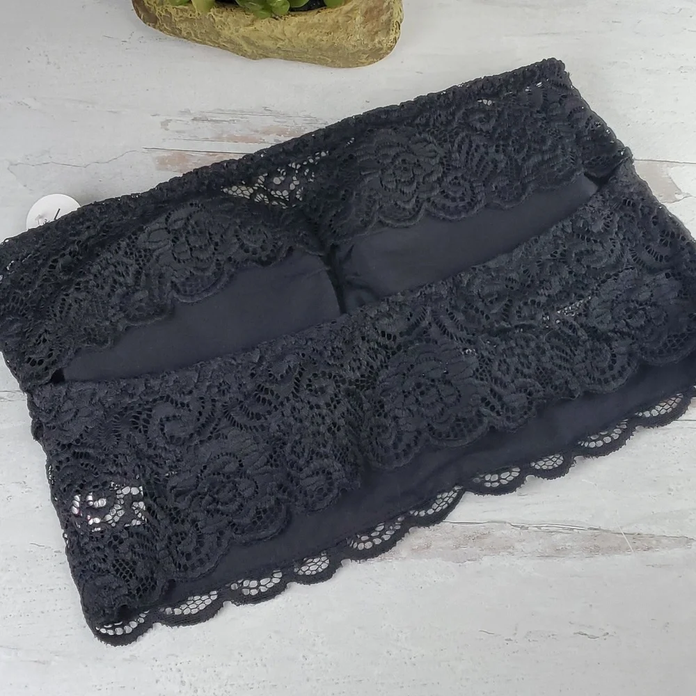 5/$30 🎀 Flirtitude | Black Lace Strapless Bandeau Bra With Convertible Straps - Picture 5 of 10